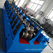 Guardrail roll forming machine